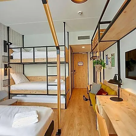 Kaatsheuvel-waalwijk Отель 4*