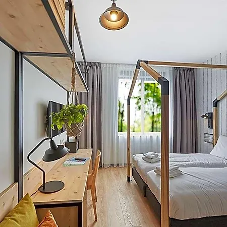 Отель Kaatsheuvel-waalwijk 4*