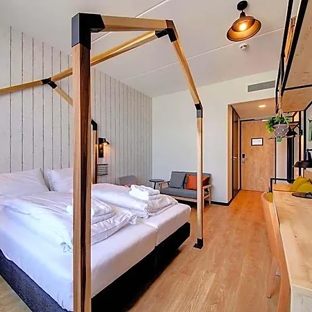 Kaatsheuvel-waalwijk Hotel