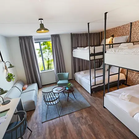 Kaatsheuvel-waalwijk Отель 4*