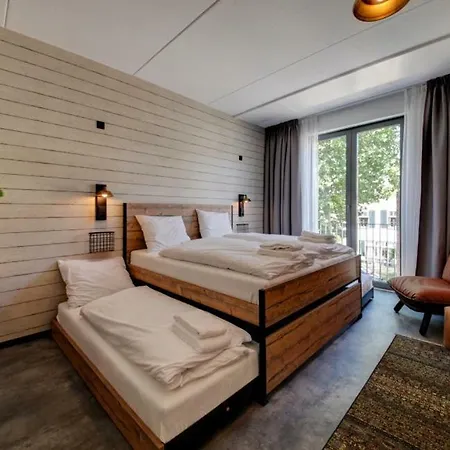 Kaatsheuvel-waalwijk 4* 카슈벨