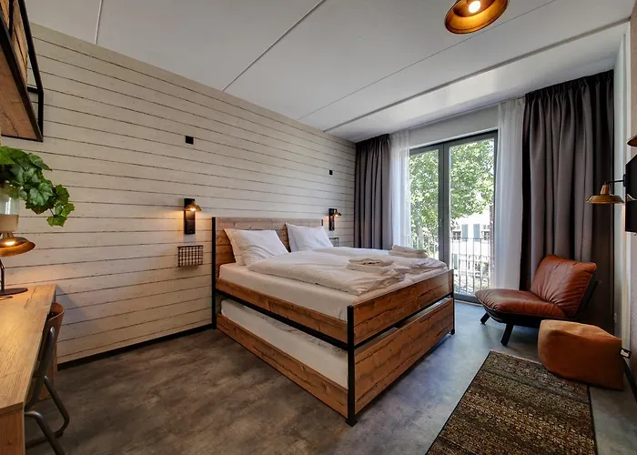 Kaatsheuvel-waalwijk Hotel 4*