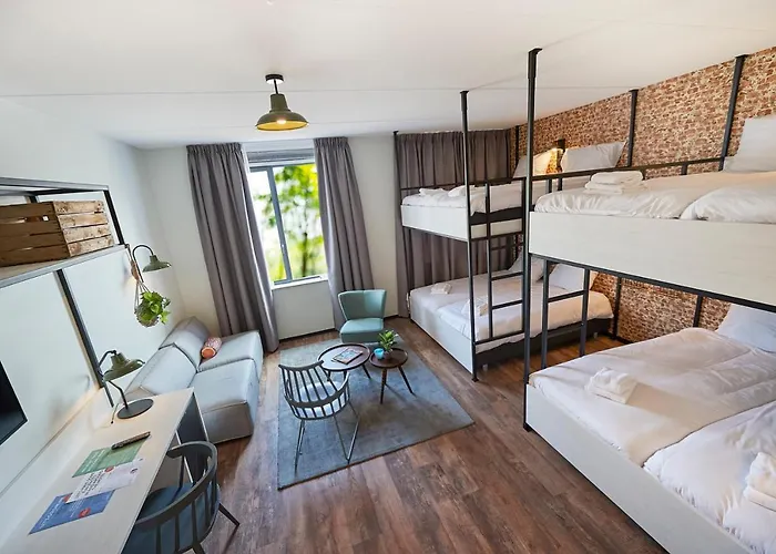 Kaatsheuvel-waalwijk Hotel 4*